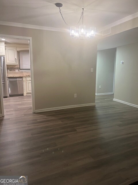 Building Photo - 2 Fairway Ln