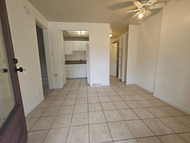 Building Photo - Highlands Adorable 1 Bedroom Apartment in ...