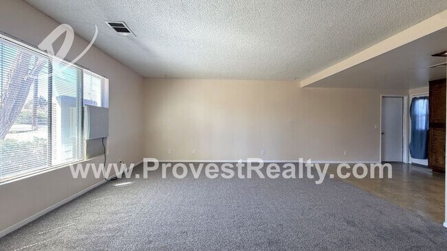 Building Photo - 18964 Live Oak St