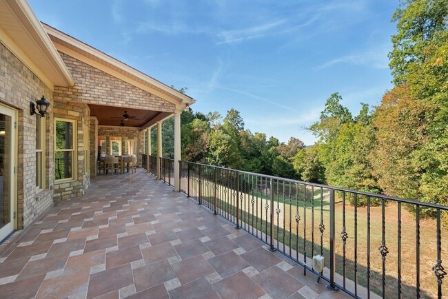 Building Photo - 1079 Ridgecrest Dr