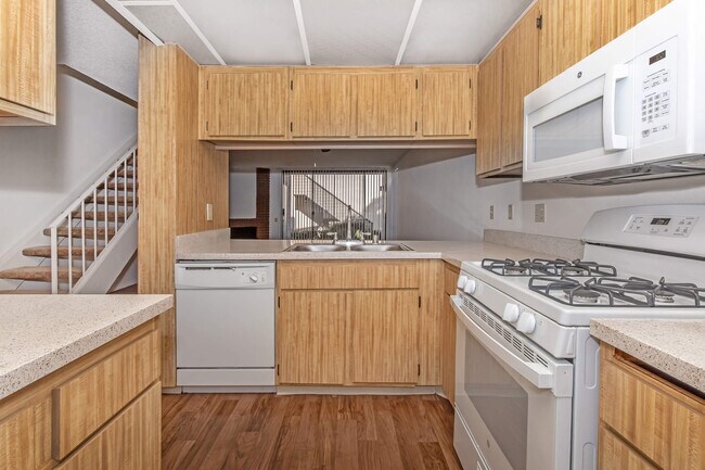 Building Photo - Huntington Lakes Apartments