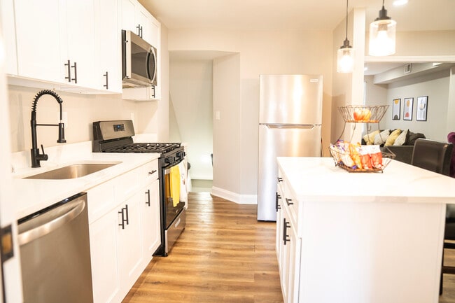 Building Photo - 8623 Willow Oak Rd