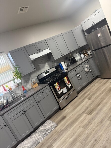 Building Photo - 373 Broadway