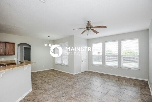 Building Photo - 3 Bedroom Pet-Friendly Home in Crowley, TX with Main Street Renewal