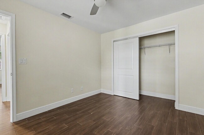 Building Photo - 1250 SW 113th Terrace