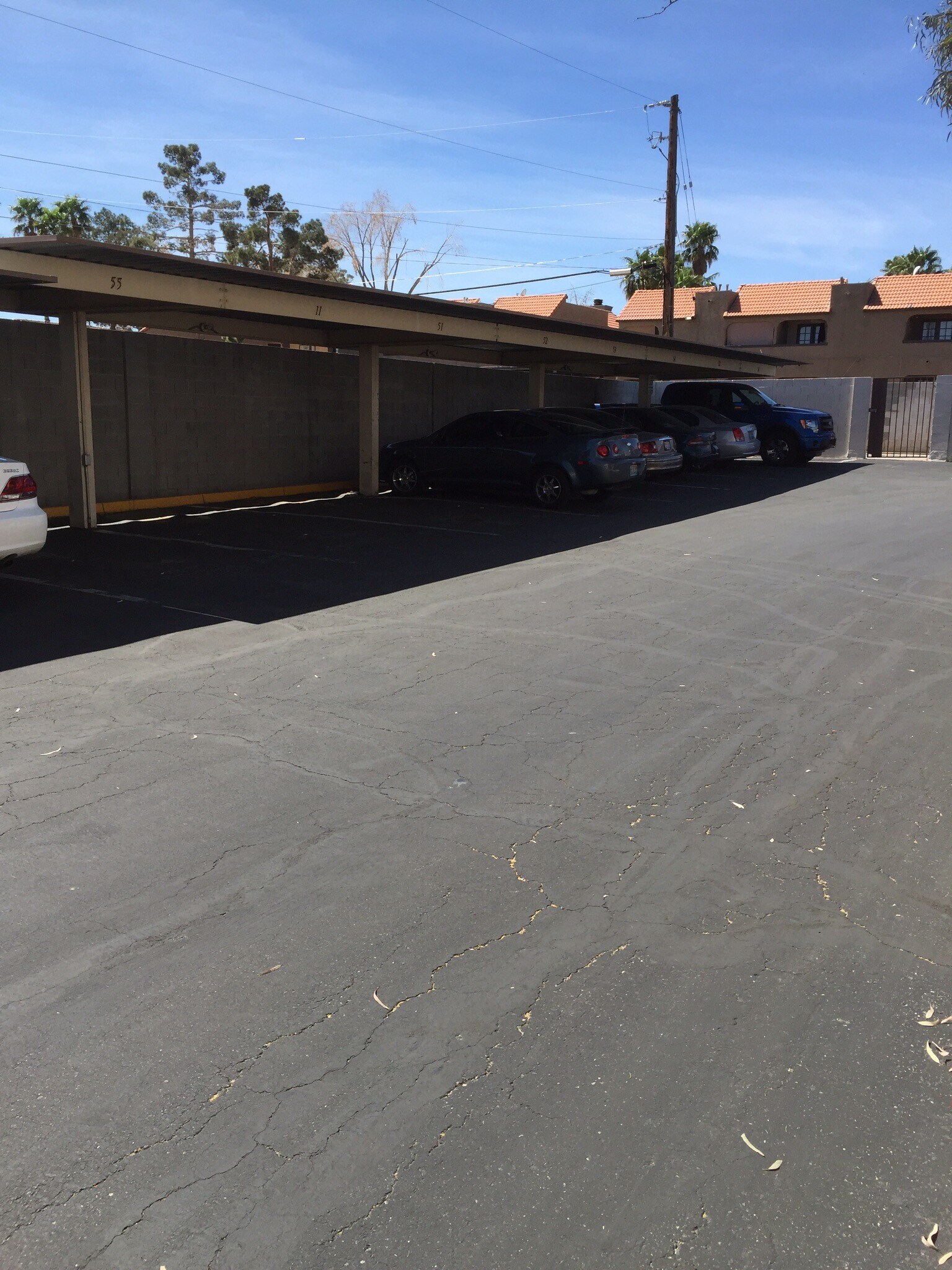 Building Photo - 5203 Caliente St