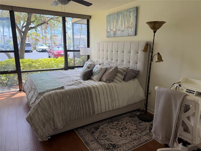 Building Photo - 618 Bird Bay Dr S