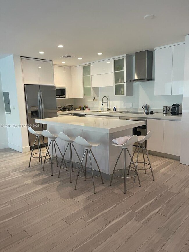 Building Photo - 260 Sunrise Dr