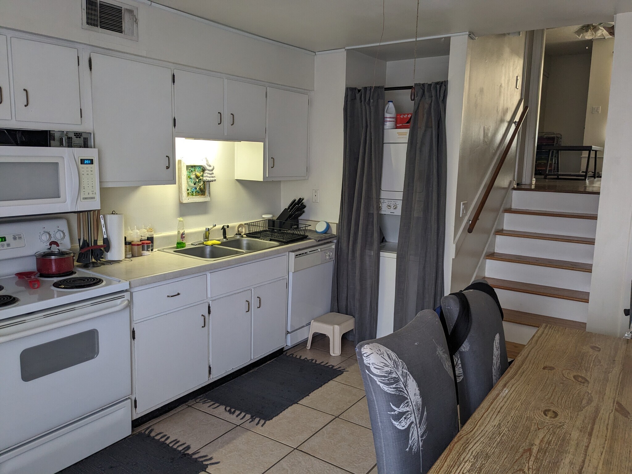 Kitchen/laundry - 4214 La Palma Ct