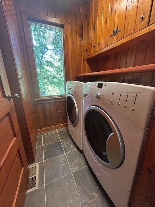 Building Photo - OPEN HOUSE- SUNDAY SEPTEMBER 14TH, 2025 NO...