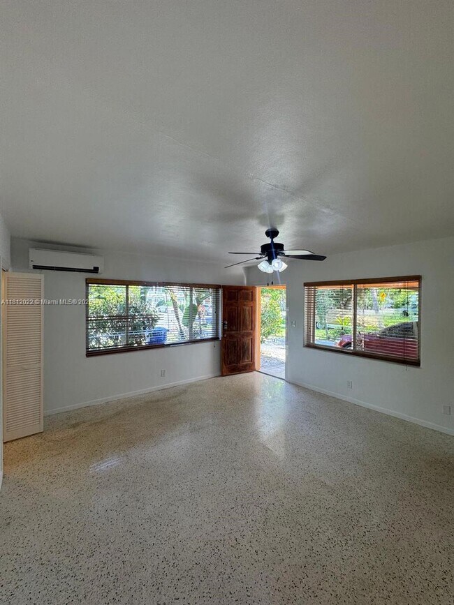 Building Photo - 1818 Middle River Dr