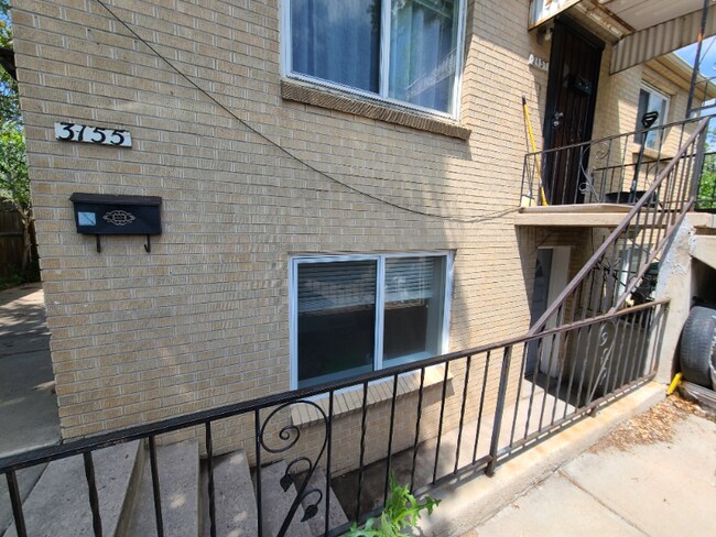 Building Photo - 3155 W Ohio Ave
