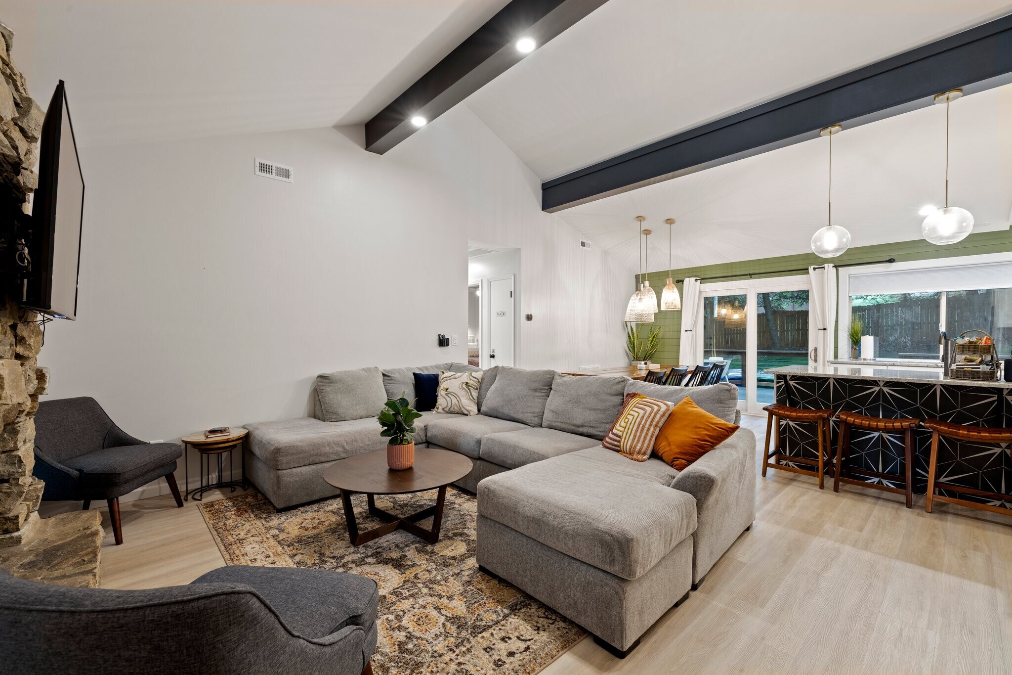 Building Photo - 14 Wildwood Cir