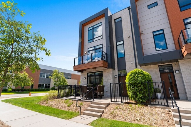 Building Photo - Luxury 3 Story Condo in Exclusive Titletown District