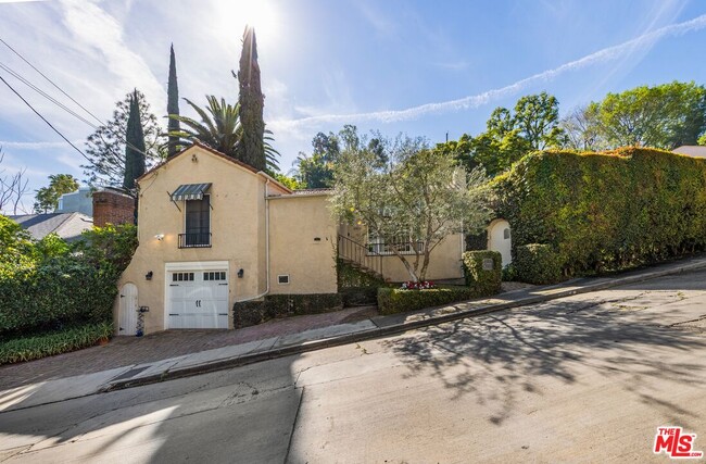 Building Photo - 5918 Canyon Cove