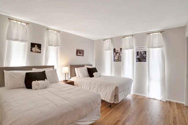 Building Photo - 305 Indian Creek Dr E