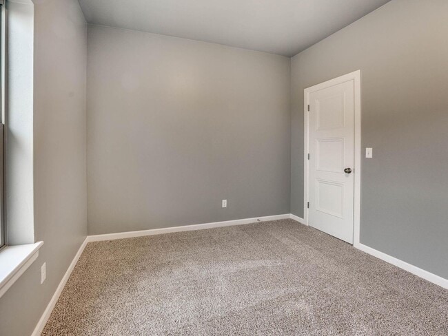 Building Photo - 9617 Lake Gohar Dr