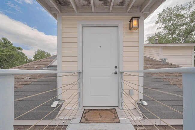 Building Photo - 845 Columbia St