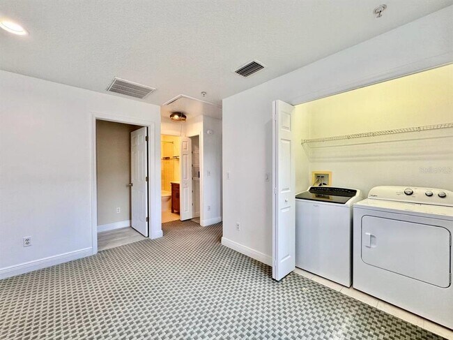 Building Photo - 487 Bayou-Village Dr