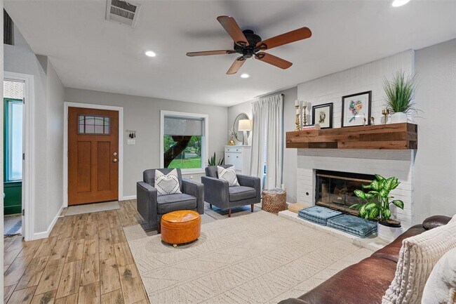 Building Photo - 8913 Coastal Dr