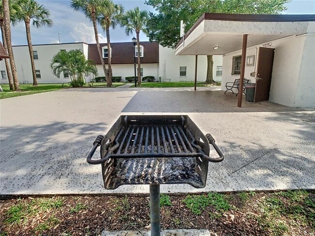 Building Photo - 9115 Tudor Dr