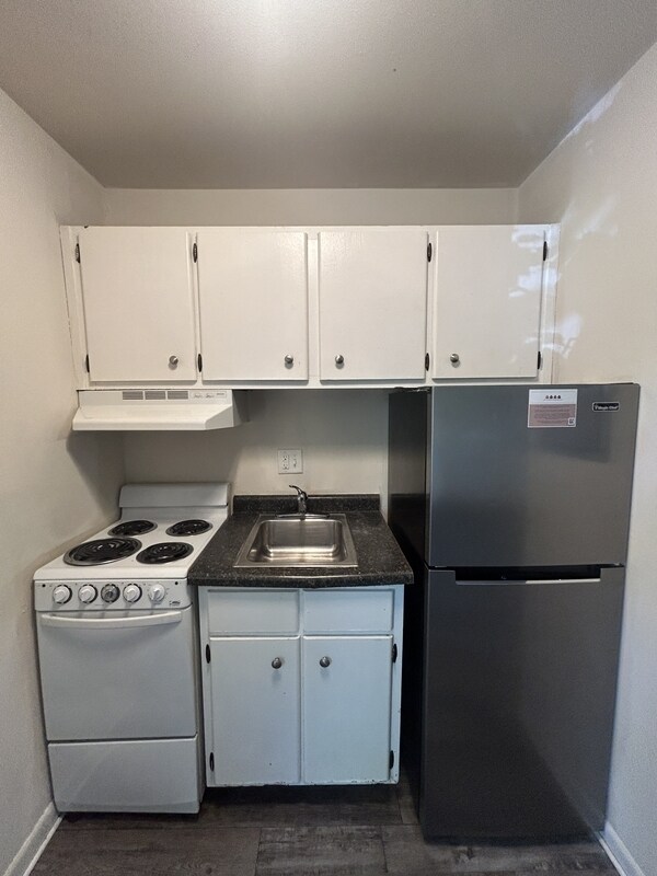 Building Photo - 134 E Johnson St