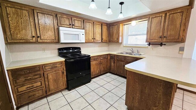 Building Photo - 10417 Fairfax Ln