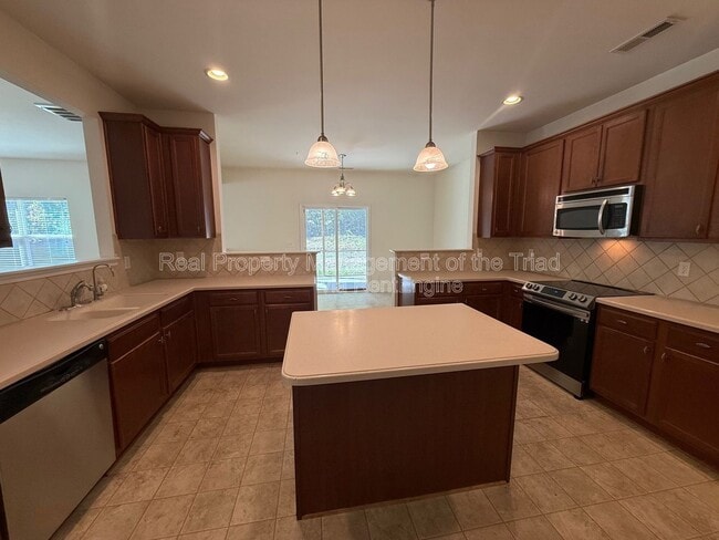 Building Photo - 1642 Ashmead Ln