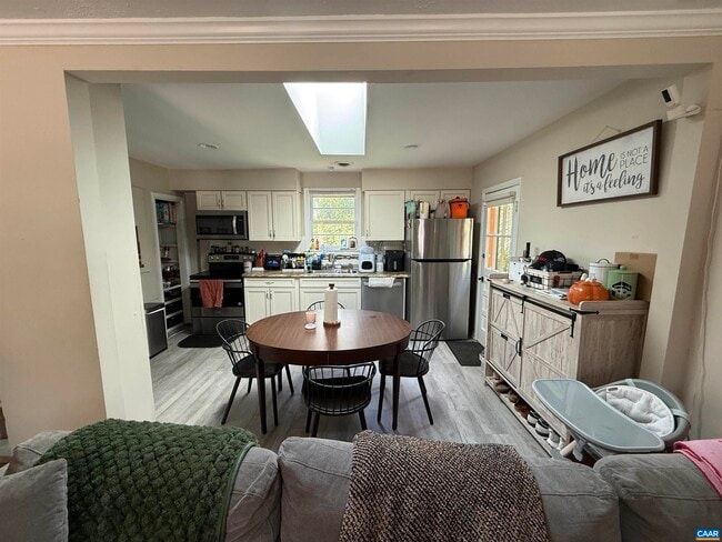 Building Photo - 301 Georgetown Ln