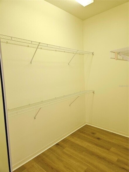 Building Photo - 835 Chalmers Dr