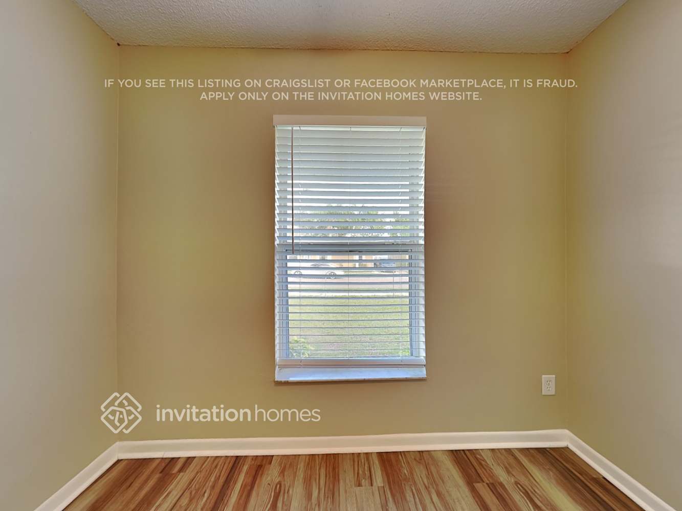 Building Photo - 320 Roosevelt Square