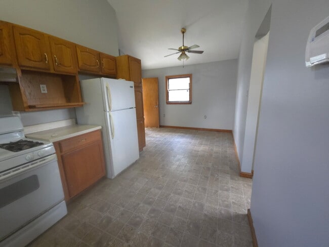 Building Photo - 164 N Hazelwood Ave