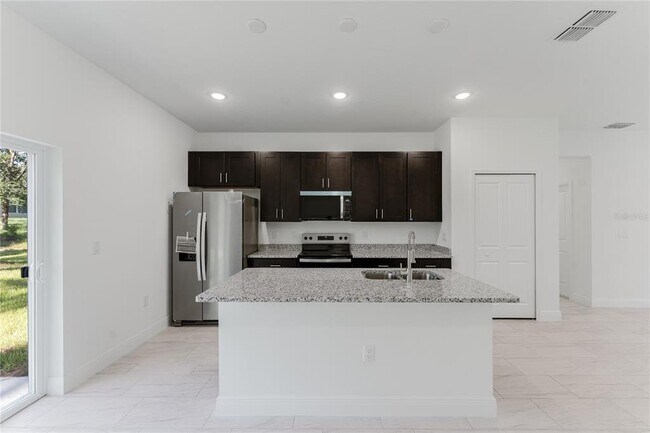 Building Photo - 627 W Glenhaven Dr