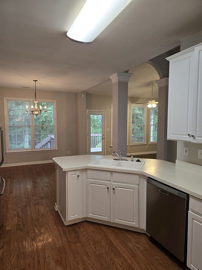 Building Photo - 7803 Harrington Woods Rd