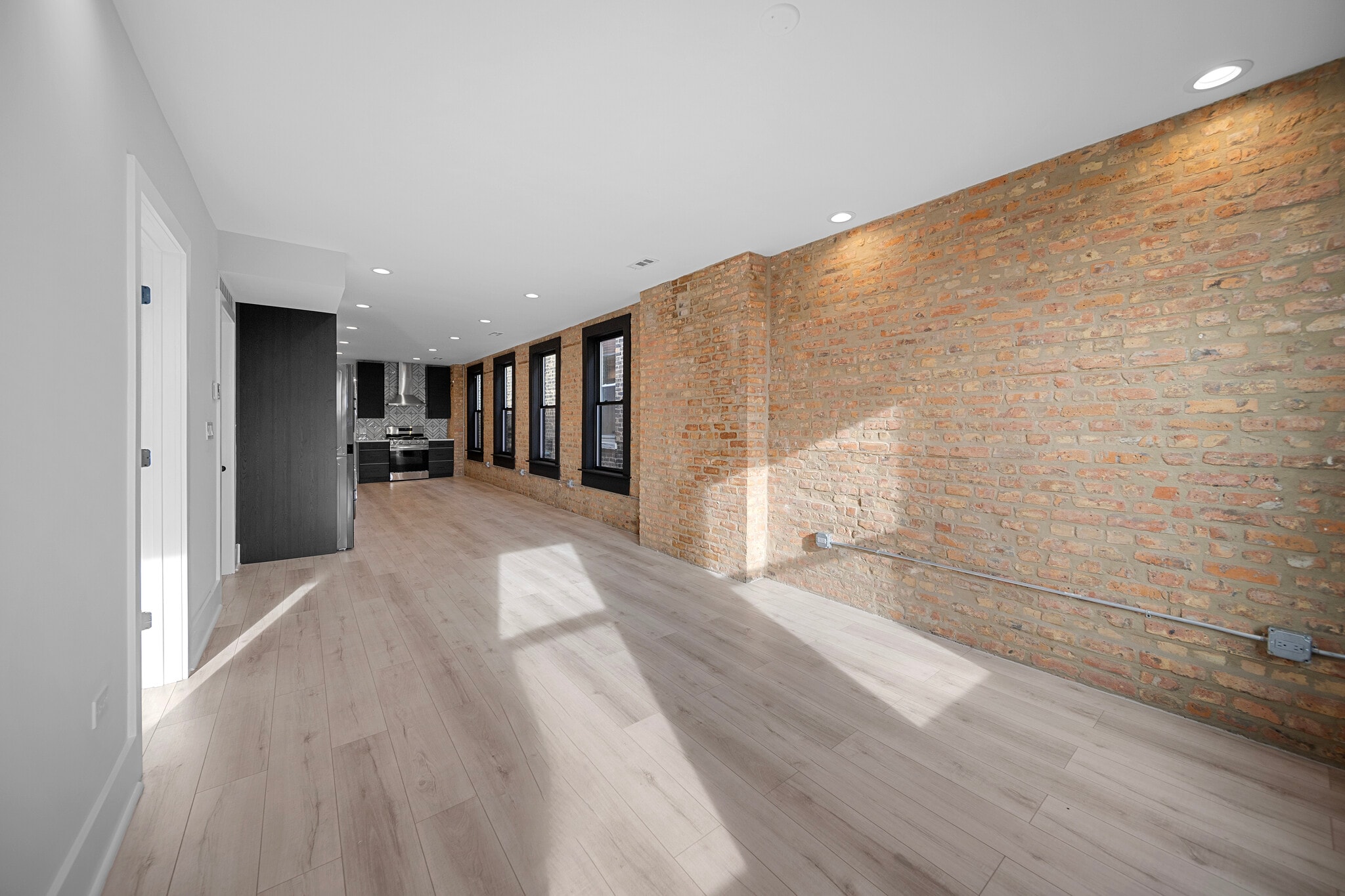 Building Photo - 1320 W 19th St