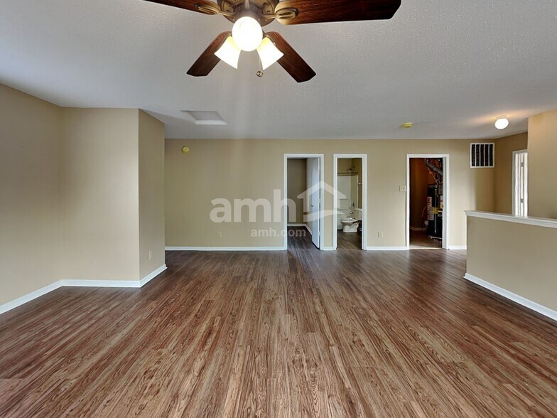 Building Photo - 10856 Grace Dr