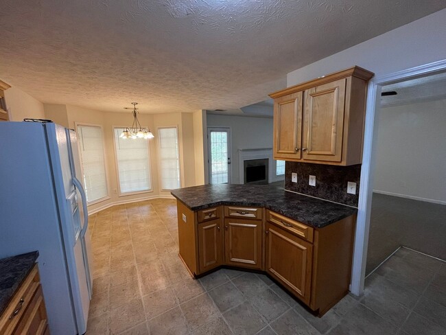 Building Photo - Cozy Home in Phenix City