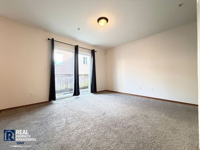 Building Photo - Courtney Ridge Townhome with Garage & Private Patio!