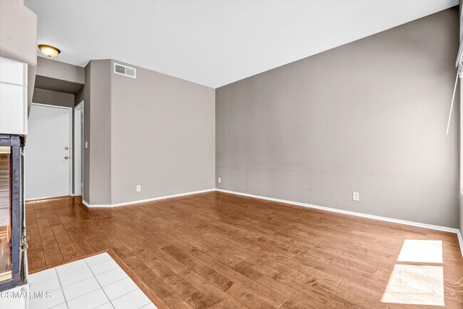 Building Photo - 4759 Rhapsody Dr