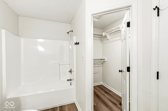 Building Photo - 2747 Foxbriar Pl