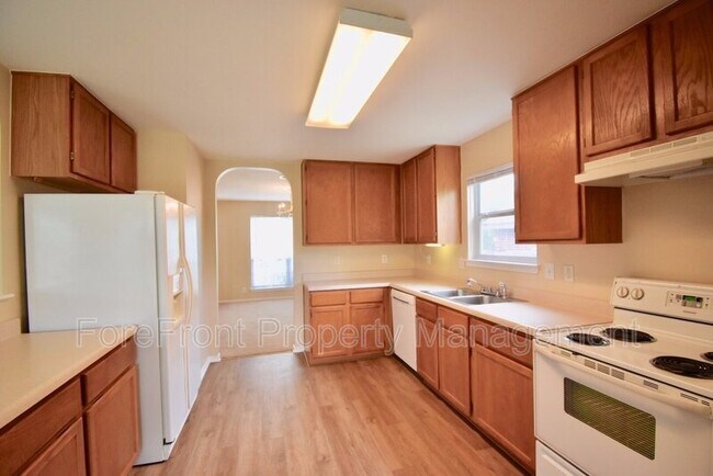 Building Photo - 10527 Cub Haven