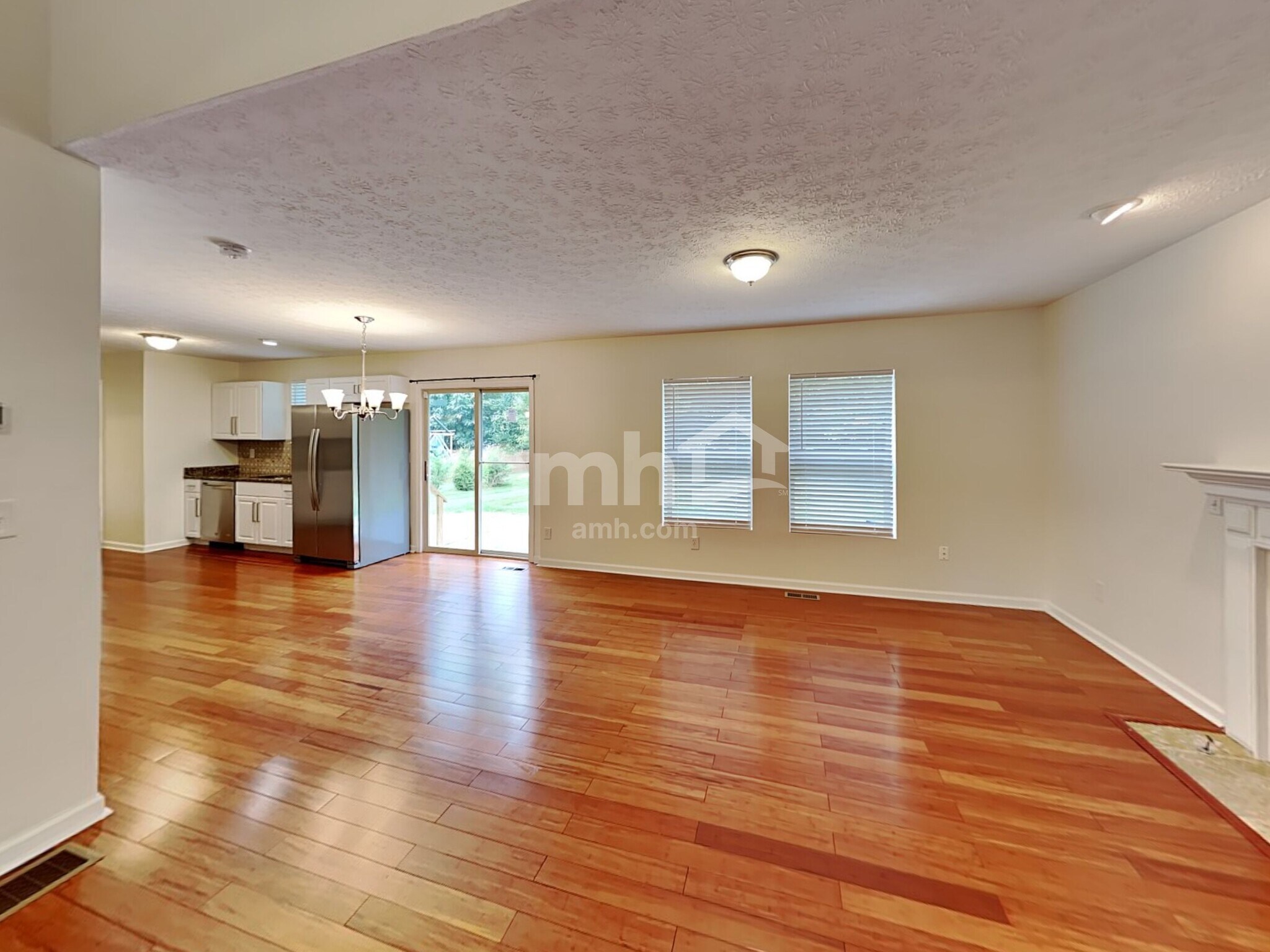 Building Photo - 640 Norfolk Square S