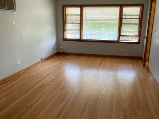 Building Photo - 4570 N Narragansett Ave