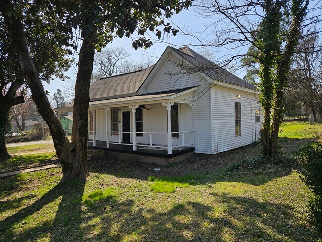 Building Photo - 508 Division