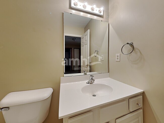 Building Photo - 8518 Woodcreek Dr