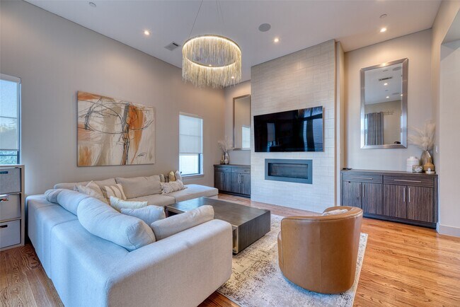 Building Photo - 5521 Kiam St