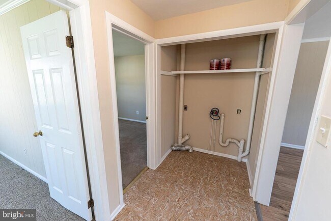 Building Photo - 516 Bay St