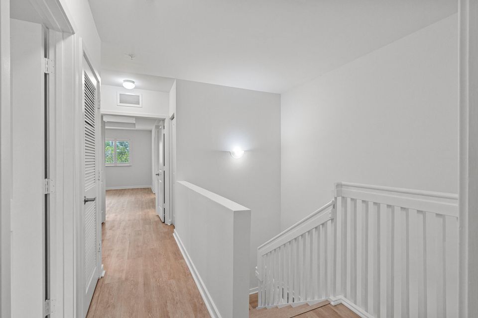 Building Photo - 6296 SE Portofino Cir