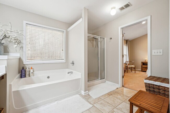 Building Photo - 396 Grenier Terrace NE
