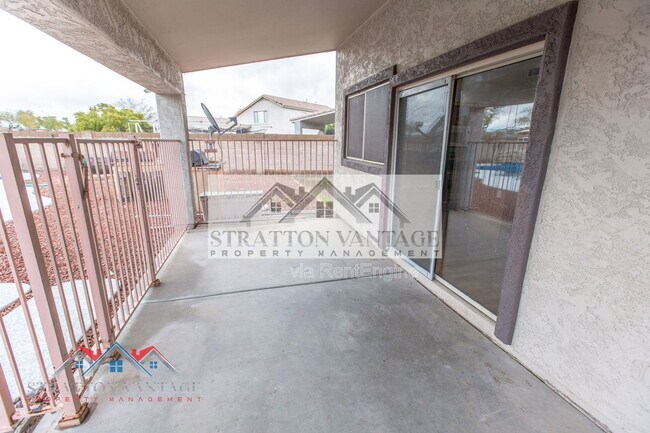 Building Photo - 2805 S Abbey Cir